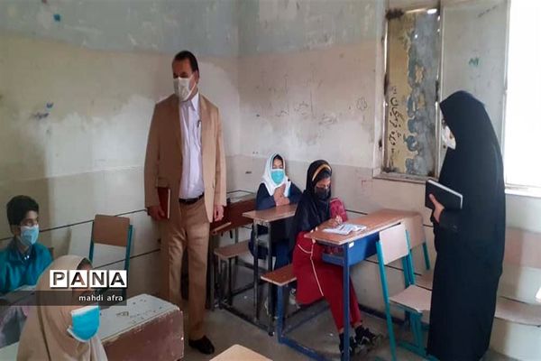 بازدید سرگروه‌های آموزشی از آموزش حضوری و مجازی مدارس ابتدایی