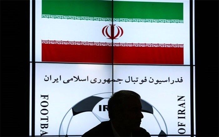 لیگ حرفه‌ای، آماتور است