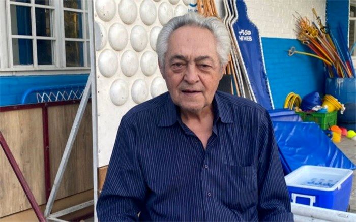 عزیزی خادم دکتری دارد اما علم فوتبال ندارد؛ وقتی اسم دادگان را می‌شنوم دلم شاد می‌شود