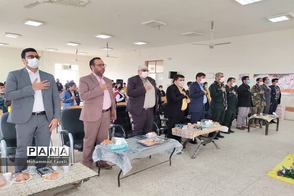 محفل انس با قرآن کریم در آموزشگاه شهید رجایی شهرستان حمیدیه