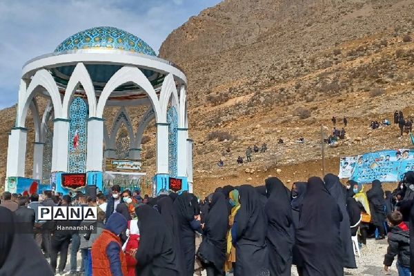 استقبال مردم شهرستان اردل از خانواده شهید محمدعلی کرباسی