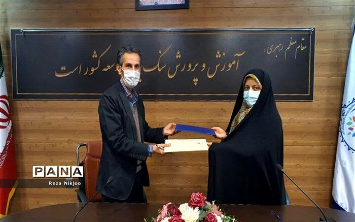 سند همکاری آموزشی، فرهنگی بین نهضت سوادآموزی و سازمان دانش‌آموزی منعقد شد