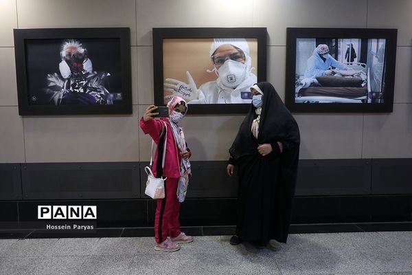 افتتاح نمایشگاه عکس مدافعان سلامت و تقدیر از پرستاران