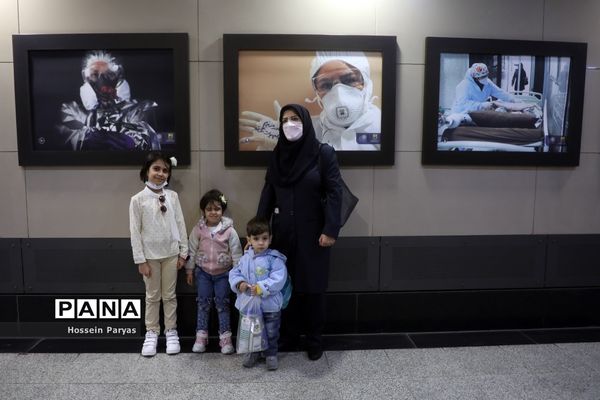 افتتاح نمایشگاه عکس مدافعان سلامت و تقدیر از پرستاران
