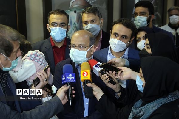 افتتاح نمایشگاه عکس مدافعان سلامت و تقدیر از پرستاران