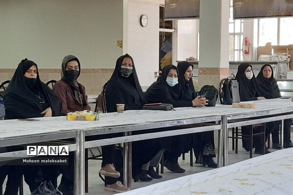 تقدیر از مربیان، اساتید و مسئولان کمیته‌های فنی سازمان دانش‌آموزی استان یزد
