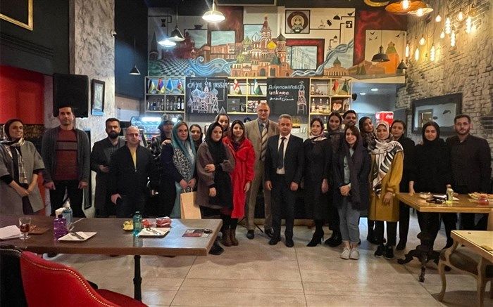 اهدای دیپلم افتخار به برندگان مسابقه پوشکین خوانی