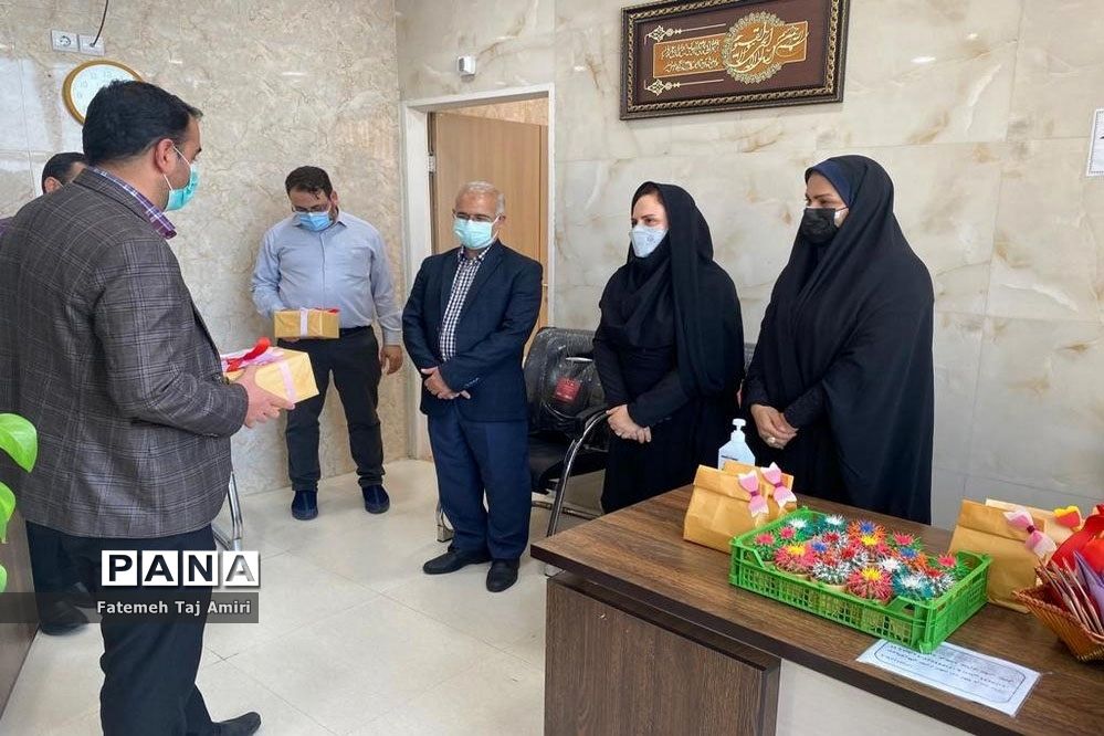 تقدیر و تشکر از کادر درمان به مناسبت روز پرستار