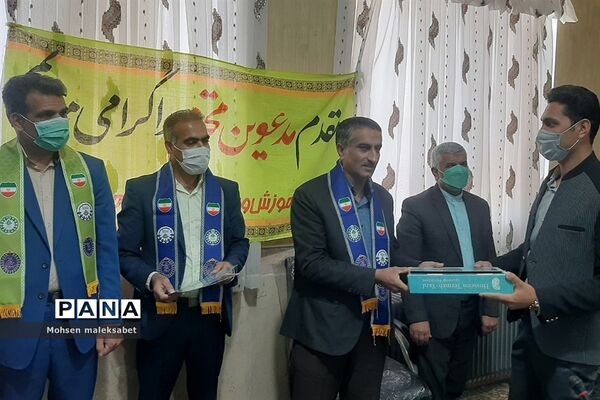 تببین بازمهندسی جدید تشکیلات سازمان دانش آموزی برای مدیران و مربیان شهرستان مروست
