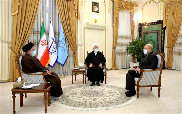گفت‌وگوی سران قوا درباره مسائل اقتصادی کشور