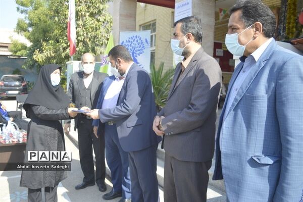 مراسم هفته پژوهش در دبیرستان شاهد شهیده سهام خیام بوشهر