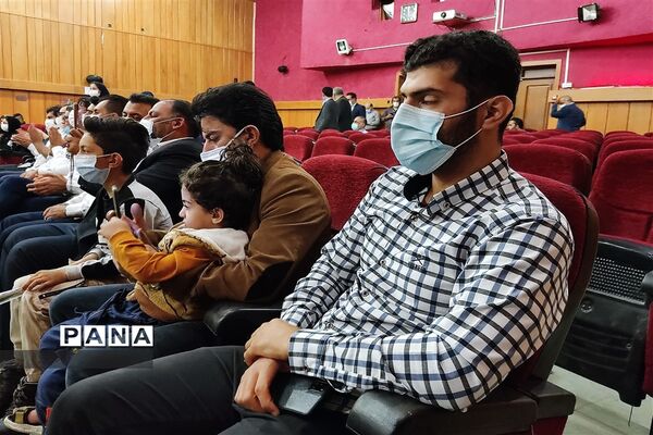 آیین تجلیل از مدافعان سلامت در شهرستان امیدیه
