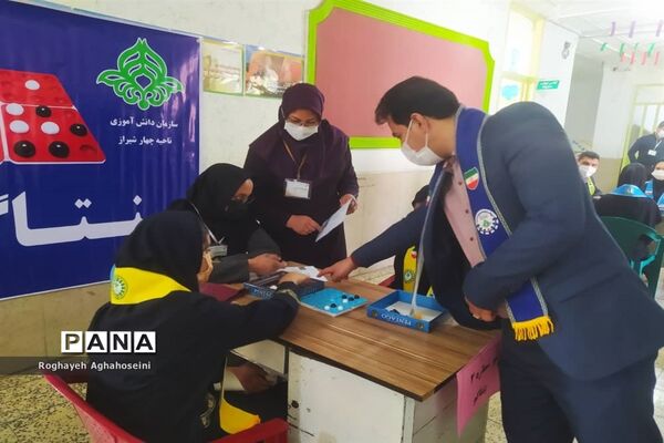 برگزاری مرحله ناحیه‌ای المپیاد بازی‌های فکری سرگرمی رویش در ناحیه 4 شیراز