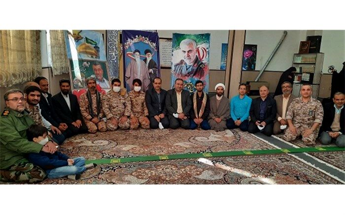 محفل خاطره‌گویی رزمنده مدافع حرم در آموزش و پرورش ناحیه یک قم