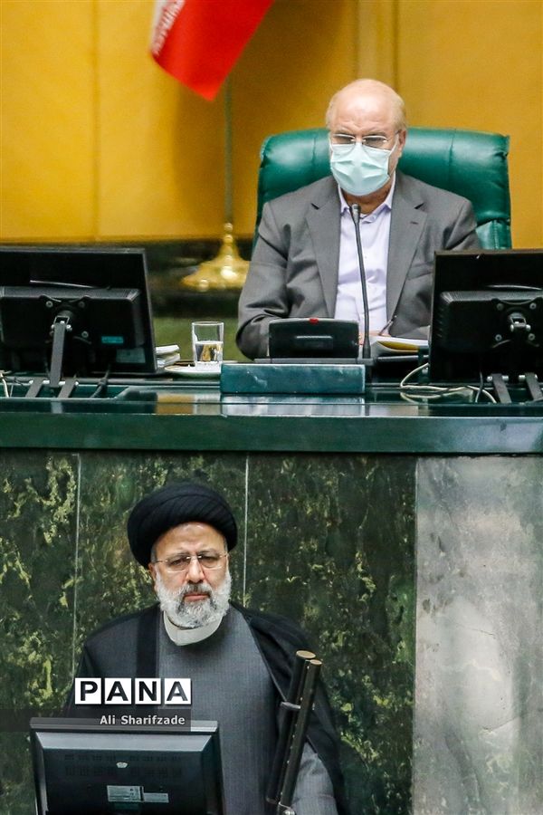 ارائه لایحه بودجه ۱۴۰۱ توسط رئیس جمهور به مجلس شورای اسلامی