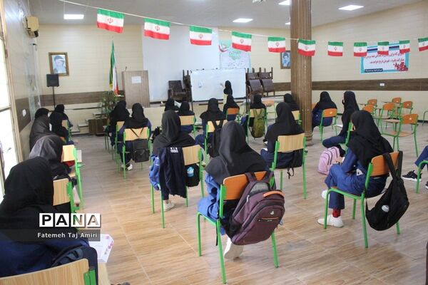 آموزش حضوری در دبیرستان ام ابیها شهرستان بوشهر