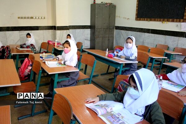 آموزش حضوری در دبستان هیات امنایی معینی