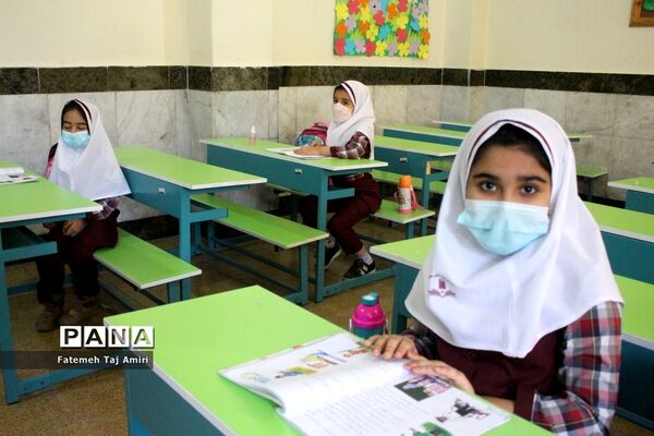 آموزش حضوری در دبستان هیات امنایی معینی