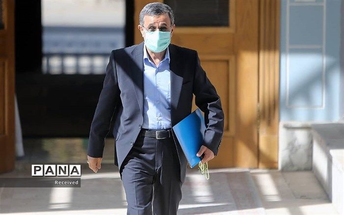 احمدی نژاد از مجمع تشخیص می‌رود یا می‌ماند؟