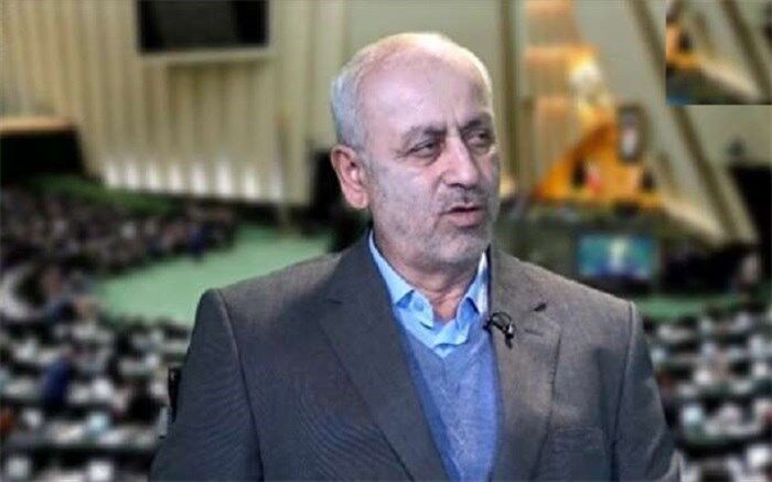 خودروسازان حیاط خلوت دولت‌ها شده‌اند