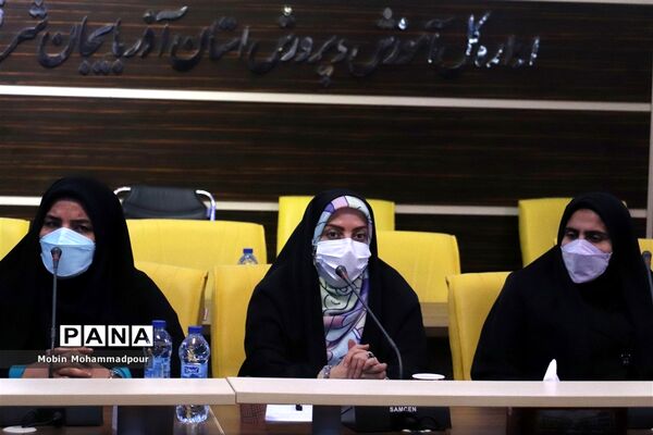 آیین تجلیل از پژوهشگران، فناوران و معلمان پژوهنده آموزش و پرورش آذربایجان شرقی