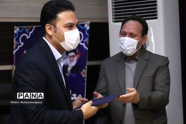 آیین تجلیل از پژوهشگران، فناوران و معلمان پژوهنده آموزش و پرورش آذربایجان شرقی