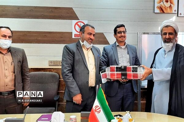 تقدیر از معاونان پرورشی ناحیه یک قم
