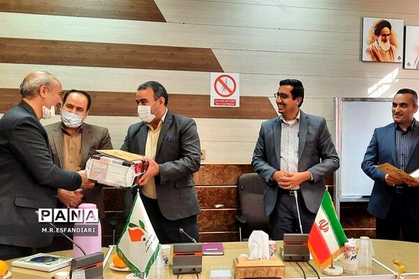 تقدیر از معاونان پرورشی ناحیه یک قم