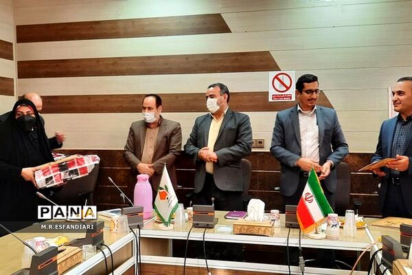 تقدیر از معاونان پرورشی ناحیه یک قم