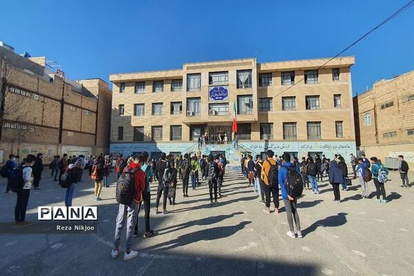 گفتمان‌ سیاسی، اجتماعی و اعتقادی در مدارس بهارستان