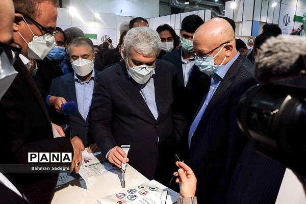 افتتاح نمایشگاه دستاوردهای پژوهشی و تجهیزات ایران ساخت