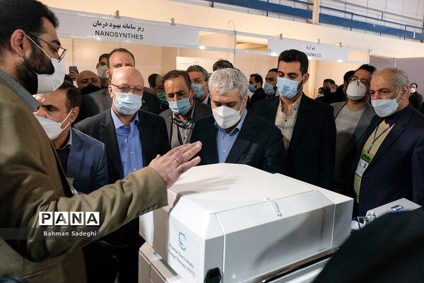افتتاح نمایشگاه دستاوردهای پژوهشی و تجهیزات ایران ساخت