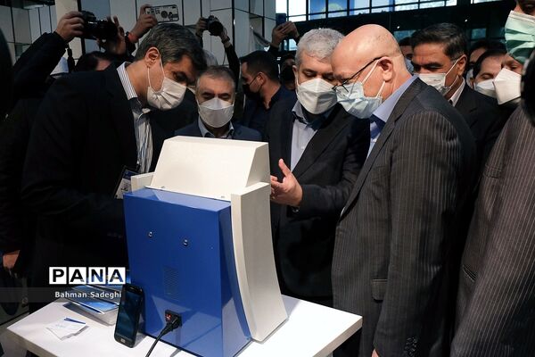 افتتاح نمایشگاه دستاوردهای پژوهشی و تجهیزات ایران ساخت