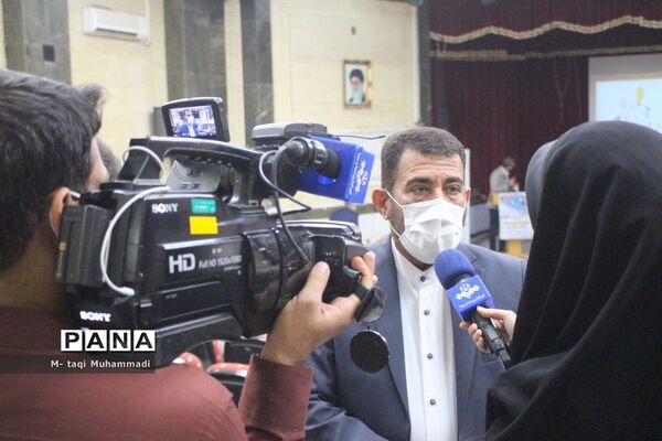 همایش تجلیل از معلمان پژوهشگر و دانش‌آموزان پرسشگر آموزش و پرورش استان بوشهر