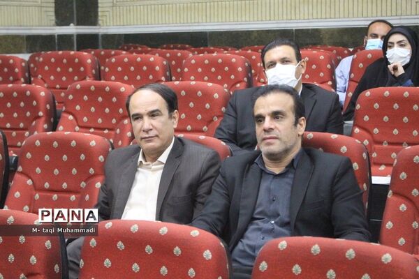 همایش تجلیل از معلمان پژوهشگر و دانش‌آموزان پرسشگر آموزش و پرورش استان بوشهر