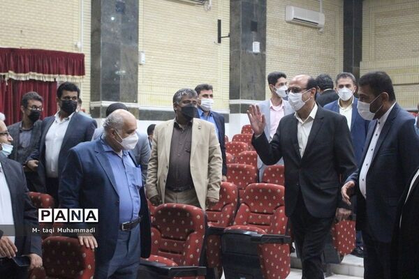 همایش تجلیل از معلمان پژوهشگر و دانش‌آموزان پرسشگر آموزش و پرورش استان بوشهر