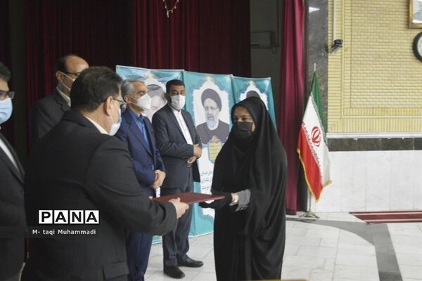 تجلیل از معلمان پژوهشگر و دانش‌آموزان پرسشگر آموزش و پرورش استان بوشهر