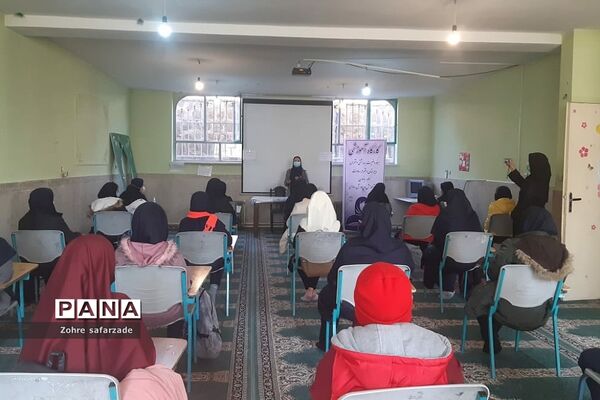کارگاه آموزشی بهداشت دوران بلوغ دختران درآموزش و پرورش رودهن