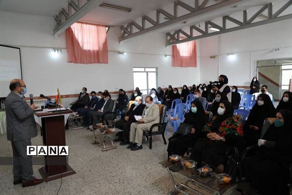 آیین نمادین نواختن زنگ هفته پژوهش در آموزش و پرورش ناحیه ۲مشهد