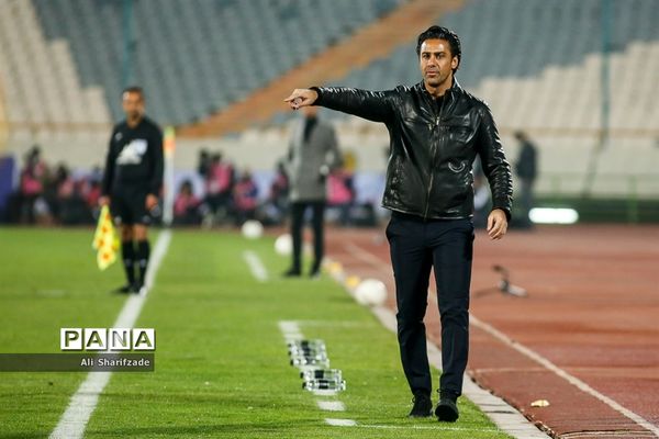 دیدار تیم های استقلال و سپاهان