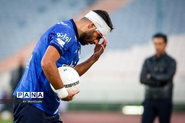 دیدار تیم های استقلال و سپاهان