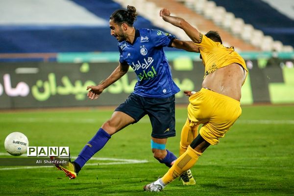 دیدار تیم های استقلال و سپاهان