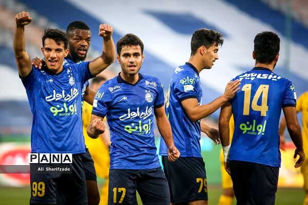 دیدار تیم های استقلال و سپاهان