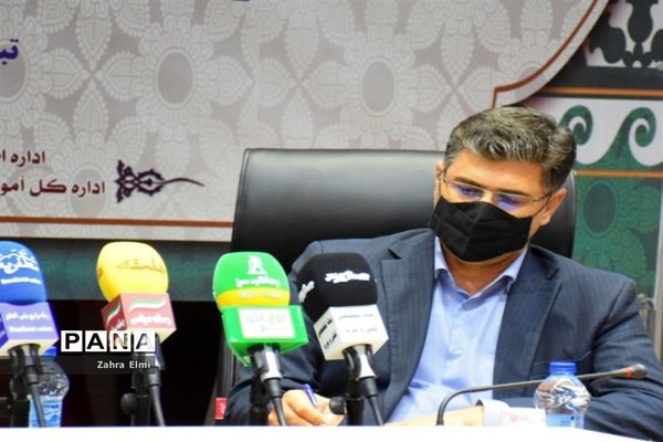 نشست جزئیات و شفاف‌سازی کمی و کیفی رتبه‌بندی معلمان در تبریز