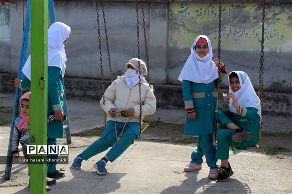 بازارچه صنایع دستی و غذاهای سنتی در دبستان تربیت گلوگاه