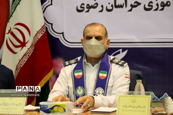 مراسم تجلیل از فعالان سازمان دانش‌آموزی خراسان رضوی(1)