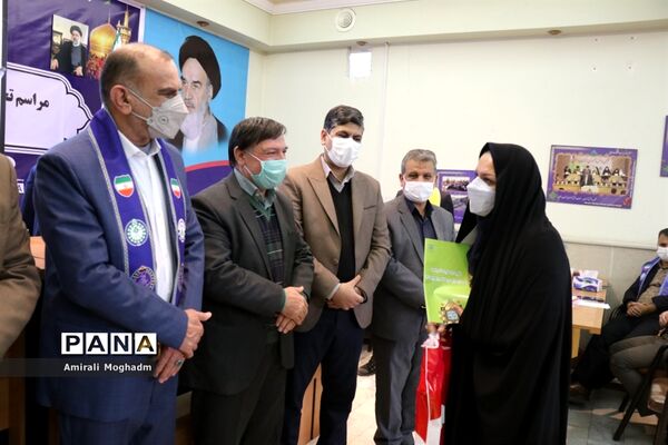 مراسم تجلیل از فعالان سازمان دانش‌آموزی خراسان رضوی(2)