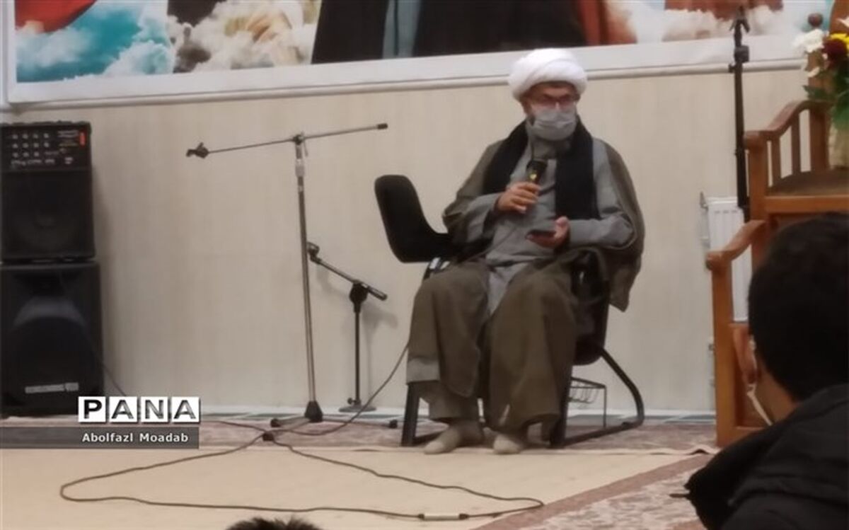در حوزه‌ اقتصاد‌ برای حل کردن مشکل‌، فقط دولت نباید دست به عمل بزند