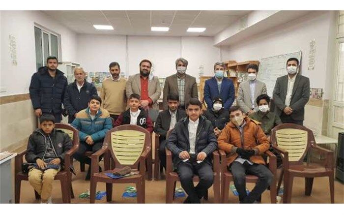 به تلاشگران عرصه قرآن، عترت و نماز ادای احترام می‌کنیم
