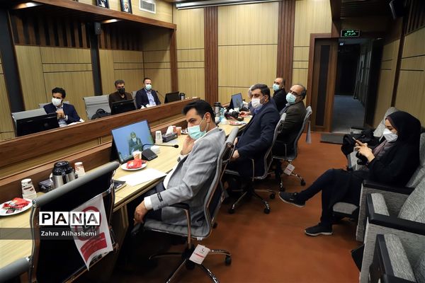 نشست هم‌اندیشی شناسایی آسیب‌های دوران کرونا